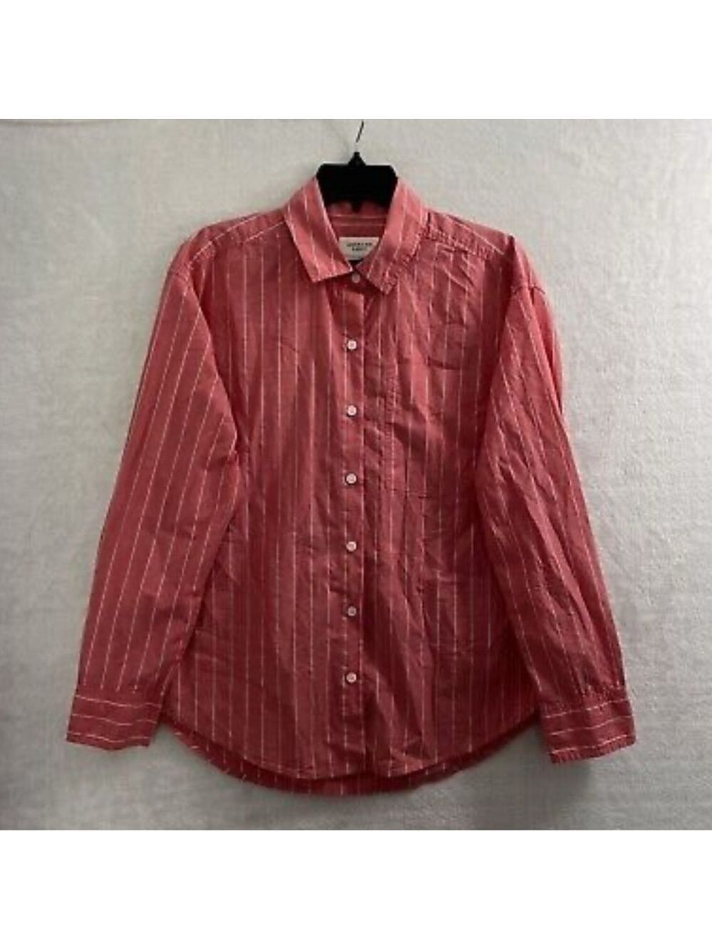 American Eagle Outfitters Red and White Casual Button Down Shirt